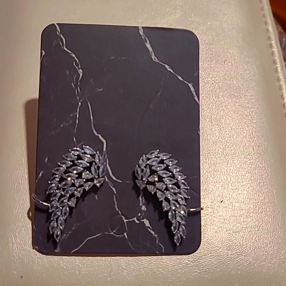 Angel Glam Earrings - Picture 5 of 9